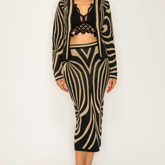 Black Matching Skirt Set - Picture 2 of 4